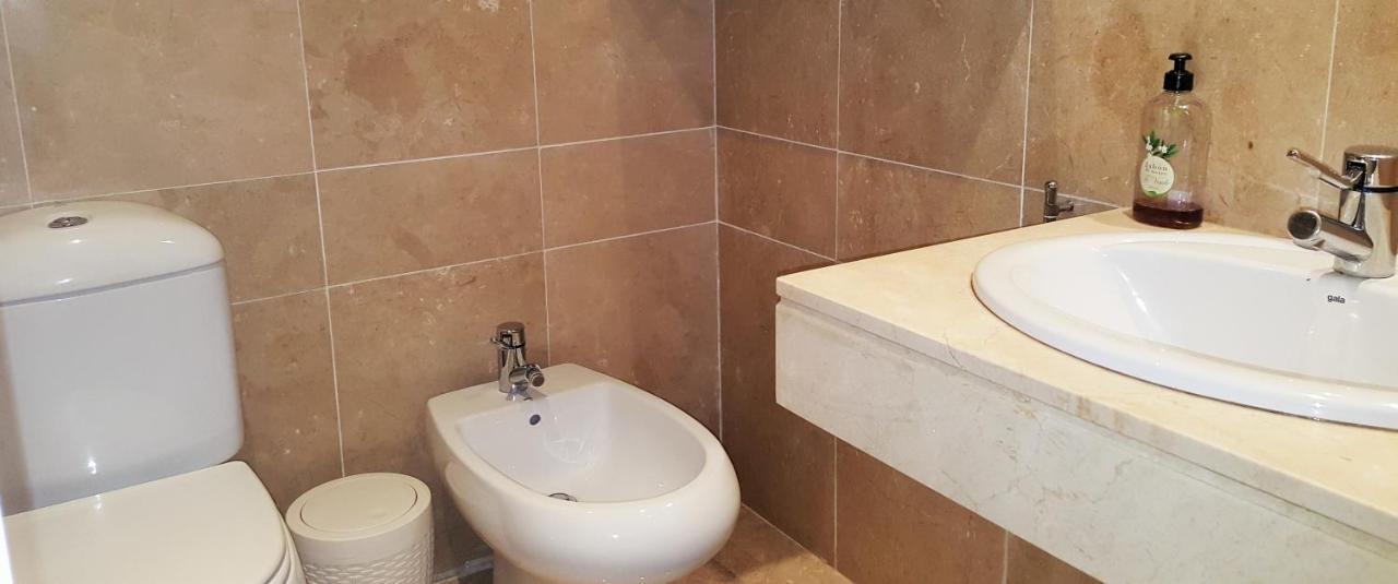 Apartamento 409 Marina Real Puerto De La Duquesa Playa マニルバ エクステリア 写真