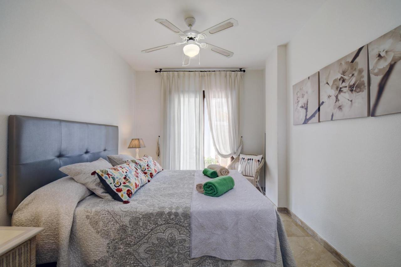 Apartamento 409 Marina Real Puerto De La Duquesa Playa マニルバ エクステリア 写真