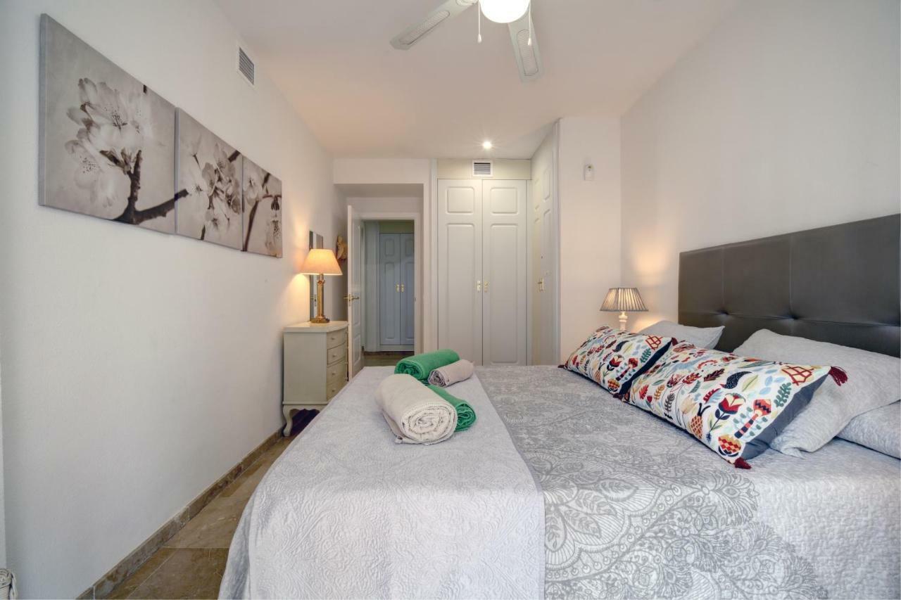 Apartamento 409 Marina Real Puerto De La Duquesa Playa マニルバ エクステリア 写真